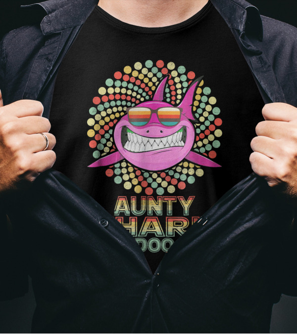 Aunty Shark Doo Doo Doo Retro Sunglasses Funky Circle T-Shirt