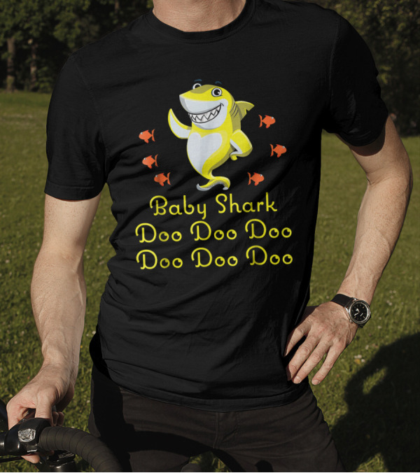 Baby Shark Doo Doo Doo Doo Doo Doo Dancing Yellow Shark Fun T-Shirt
