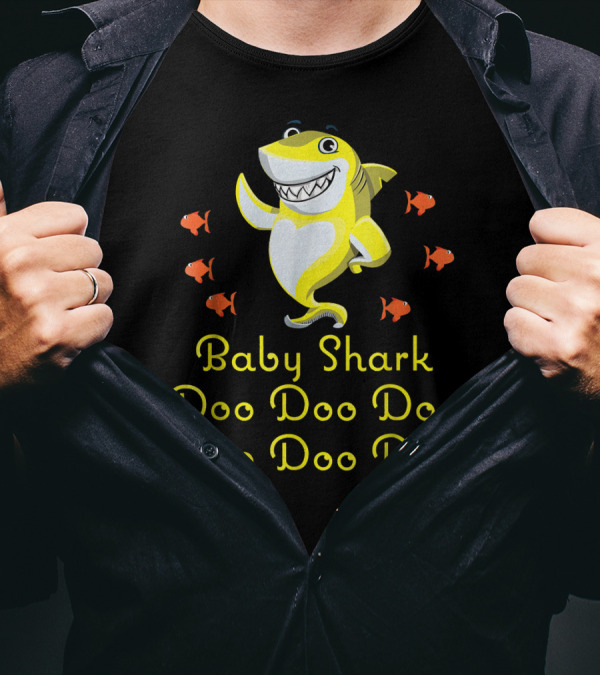Baby Shark Doo Doo Doo Doo Doo Doo Dancing Yellow Shark Fun T-Shirt