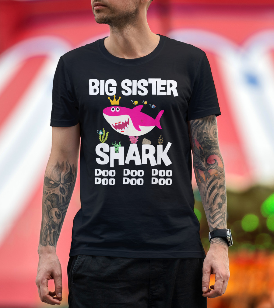 Big Sister Shark Doo Doo Doo Pink Crowned Shark Ocean Fun T-Shirt