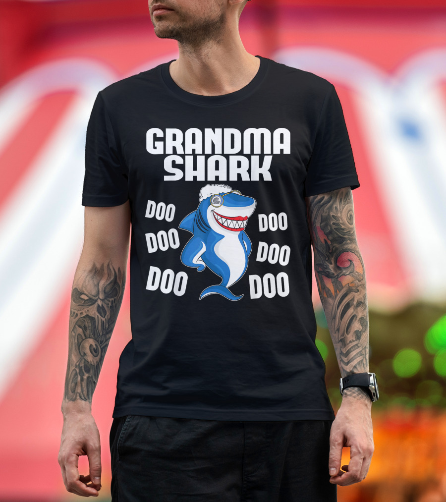 Grandma Shark Doo Doo Doo Cute Cartoon with Glasses and Cap T-Shirt