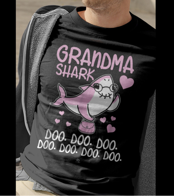 Grandma Shark Doo Doo Doo Heart Glasses Pink Purse Birthday T-Shirt