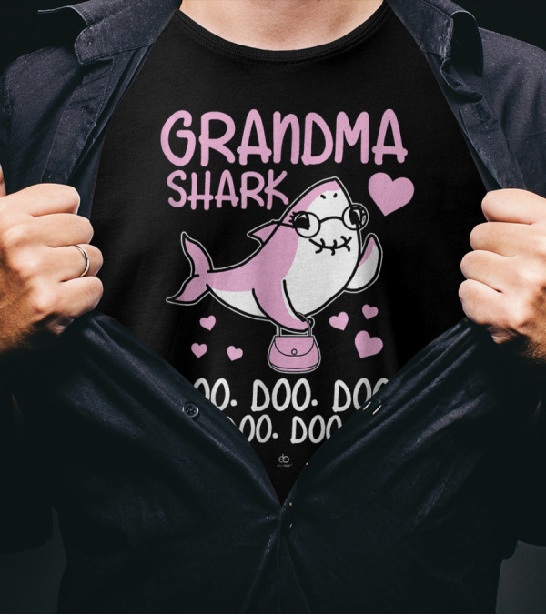 Grandma Shark Doo Doo Doo Heart Glasses Pink Purse Birthday T-Shirt