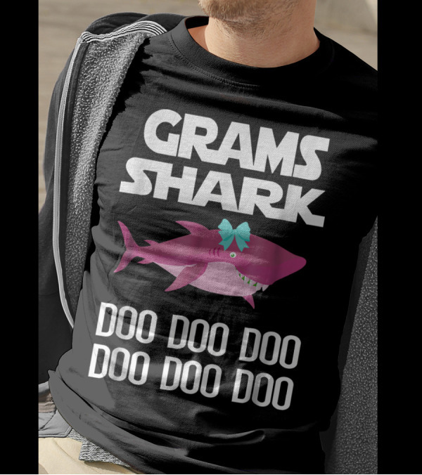 Grams Shark Doo Doo Doo Cute Pink With Bow T-Shirt