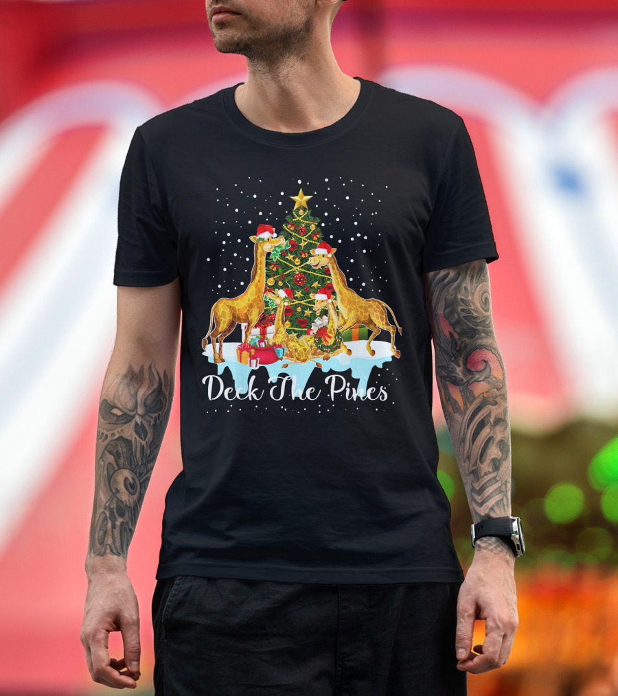 Deck The Pines Giraffe Christmas Santa Hats Presents Christmas Tree T-Shirt