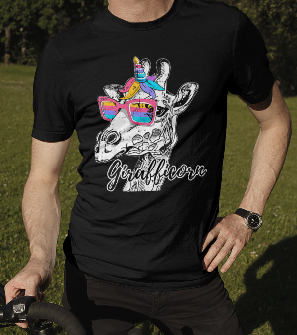 Girafficorn Magic Cool Giraffe Unicorn With Colorful Sunglasses T-Shirt