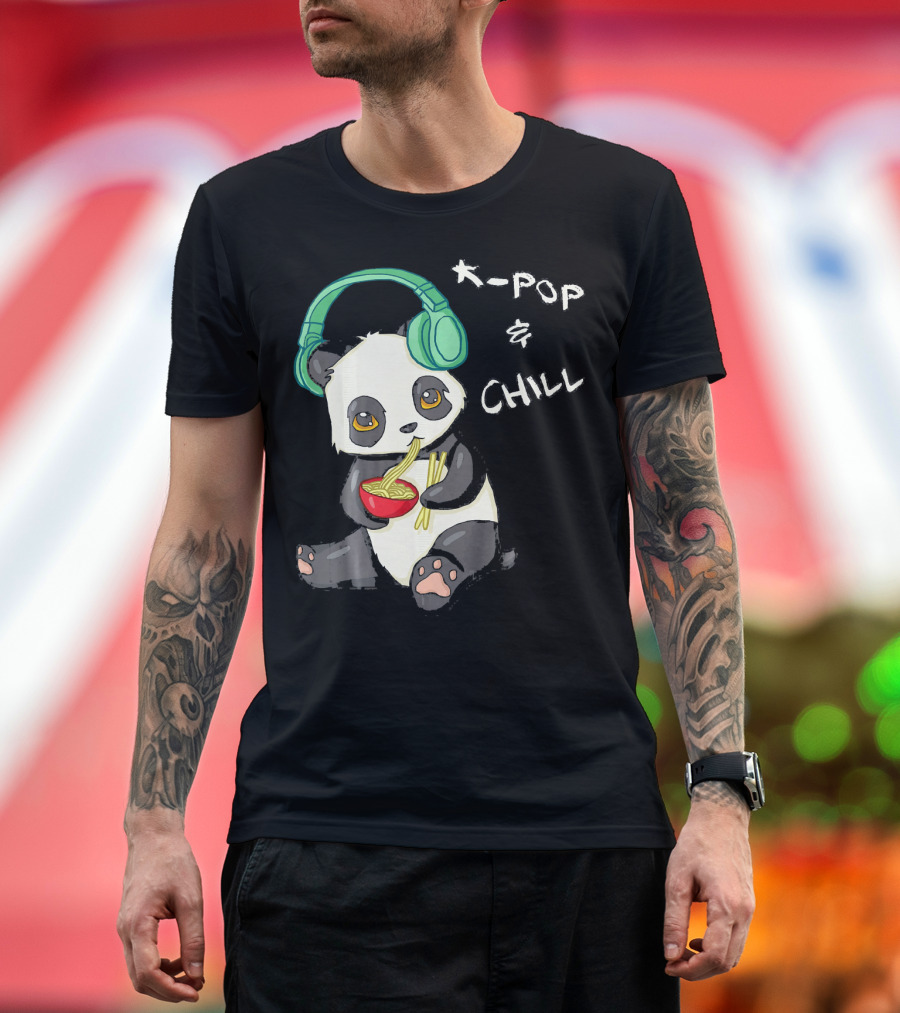 K Pop Chill Cute Panda Eating Ramen with Headphones T-Shirt