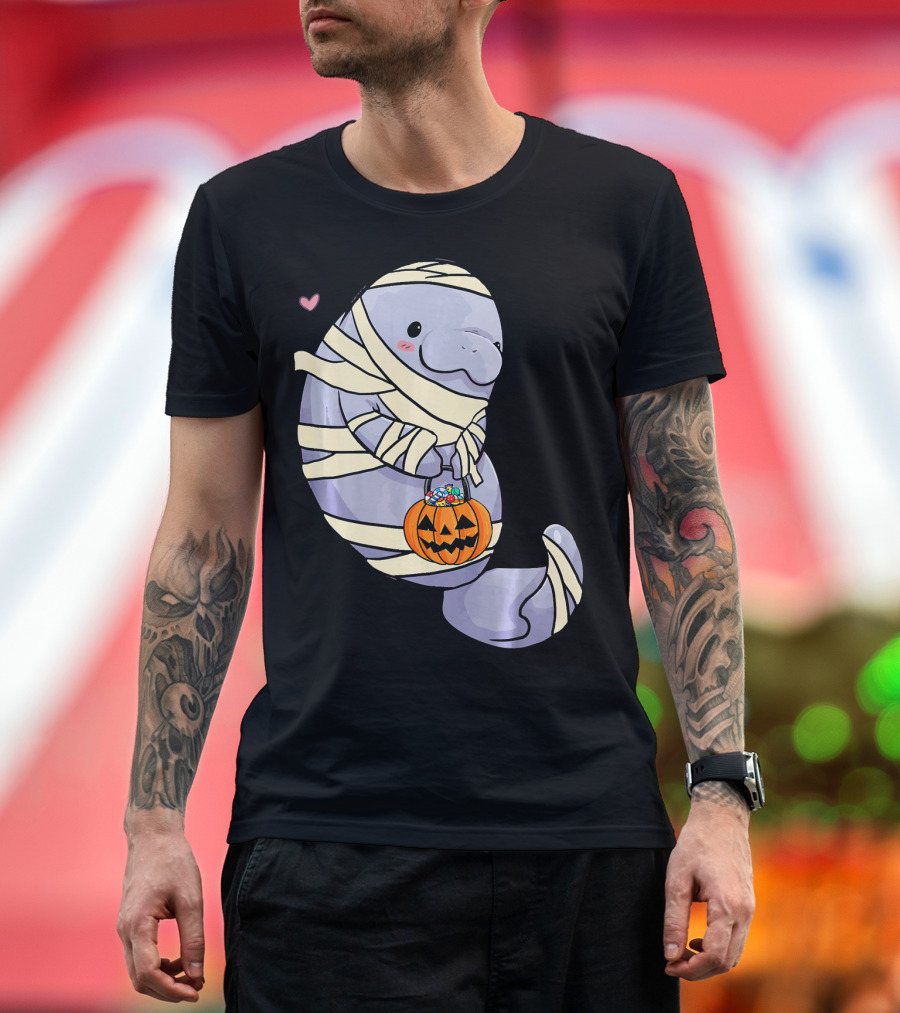 Manatee Mummy Holding Jack O Lantern Pumpkin with Heart T-Shirt