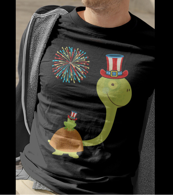 4th Of July Tortoise And Turtle With Fireworks And Patriotic Hats T-Shirt