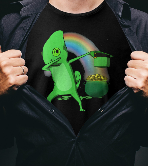 Dabbing Chameleon Leprechaun With Rainbow And Pot Of Gold St Patricks T-Shirt