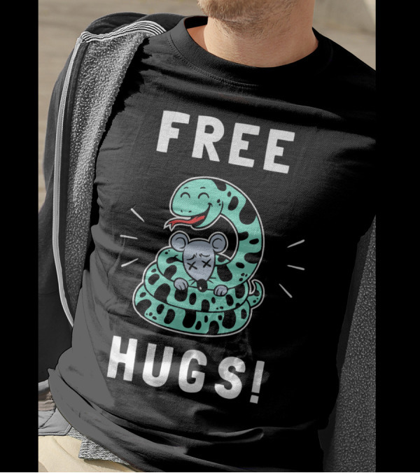 Free Hugs Funny Python Snake Cartoon Hugging Mouse T-Shirt