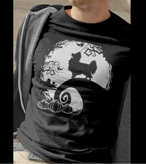 Papillon And The Moon Spooky Halloween Pumpkin Night Scene T-Shirt