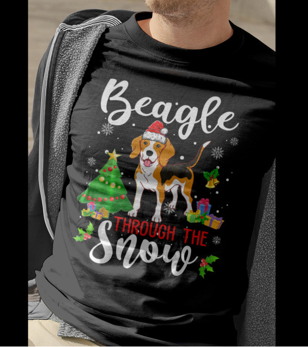 Beagle Through The Snow Funny Beagle Christmas Tree Santa Hat Snowflakes T-Shirt