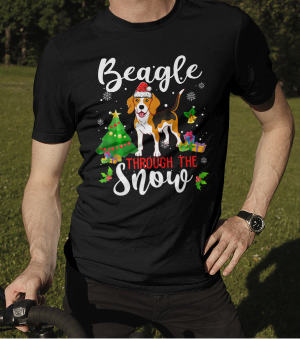 Beagle Through The Snow Funny Beagle Christmas Tree Santa Hat Snowflakes T-Shirt