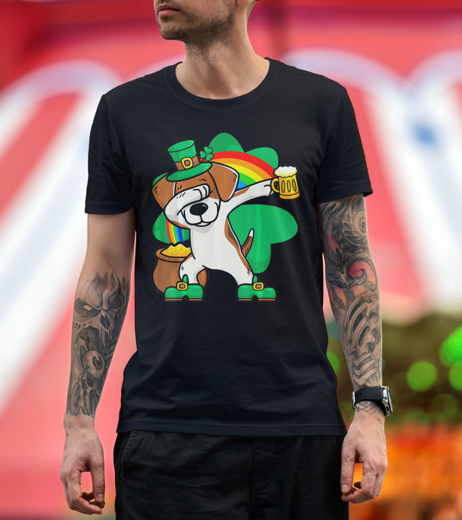 Funny Dabbing Beagle St Patrick with Leprechaun Hat and Beer Mug T-Shirt