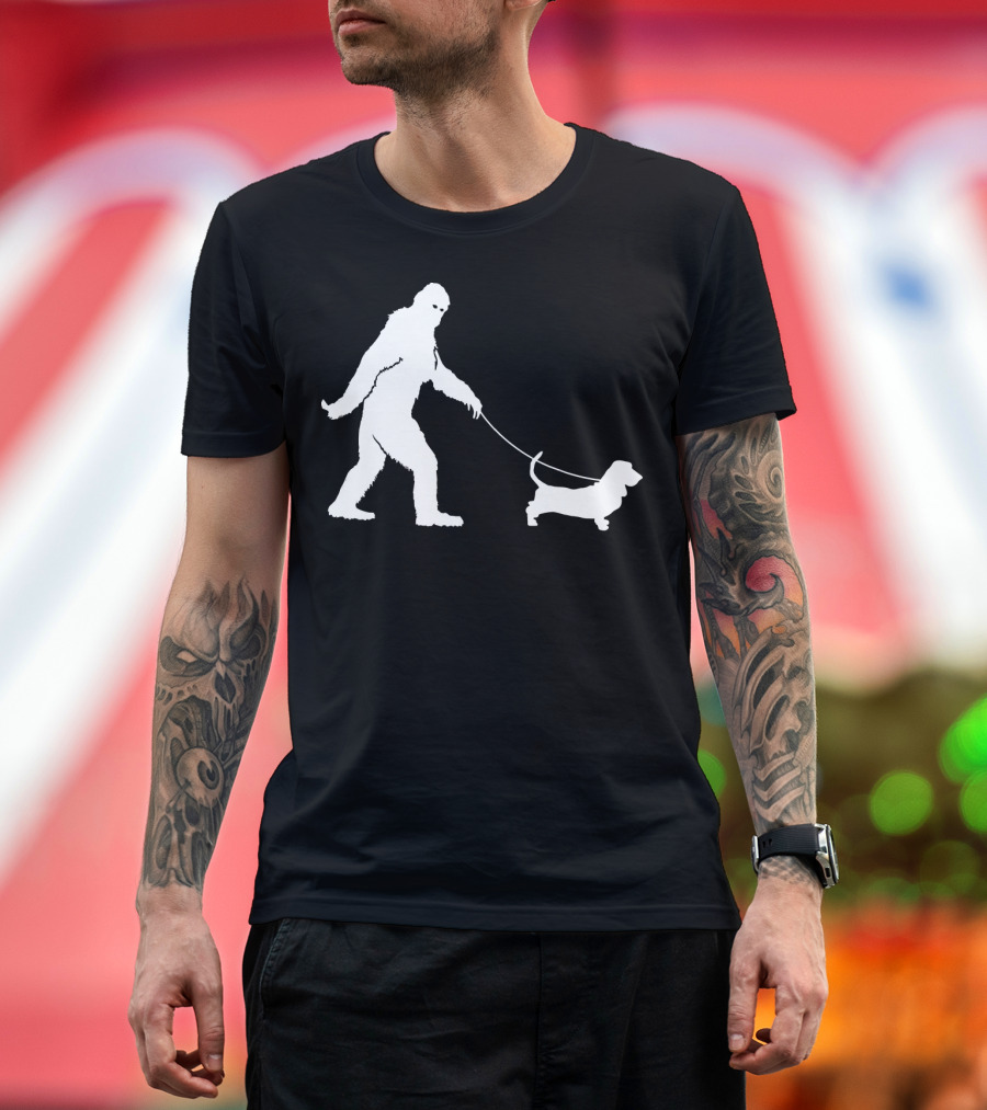 Bigfoot Walking Basset Hound Funny Sasquatch Novelty T-Shirt