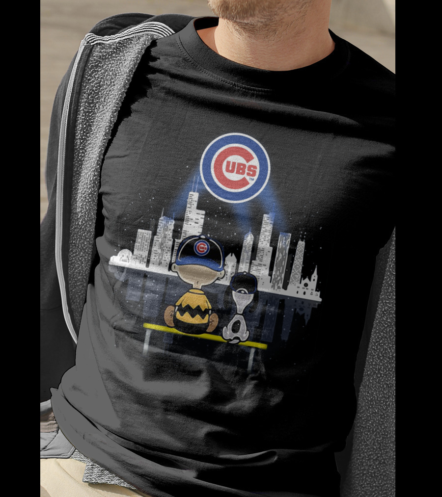 Charlie Brown And Snoopy Chicago Cubs City Skyline Cubs T-Shirt