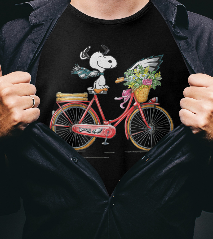 Philadelphia Eagles Snoopy Bicycle Ride With Flowers And Scarf T-Shirt