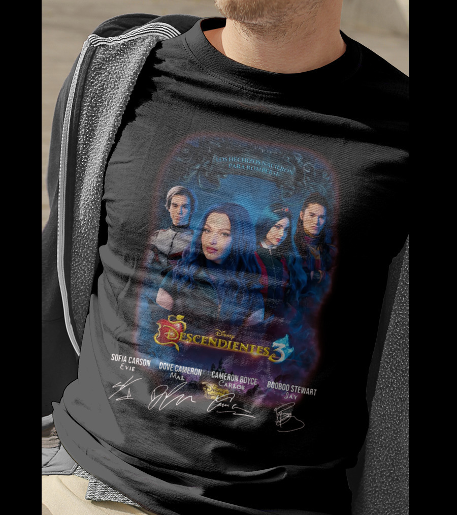 Disney Descendientes 3 Los Hechizos Nacieron Para Romperse Sofia Carson Evie Dove Cameron Mal Cameron Boyce Carlos Booboo Stewart Jay T-Shirt