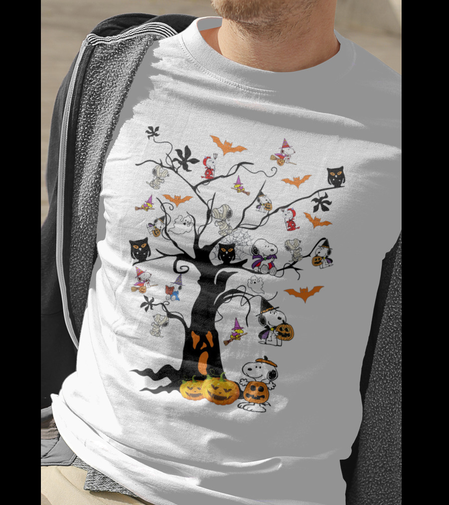 Peanuts Halloween Snoopy Pumpkin Costume Tree With Ghosts And Bats T-Shirt