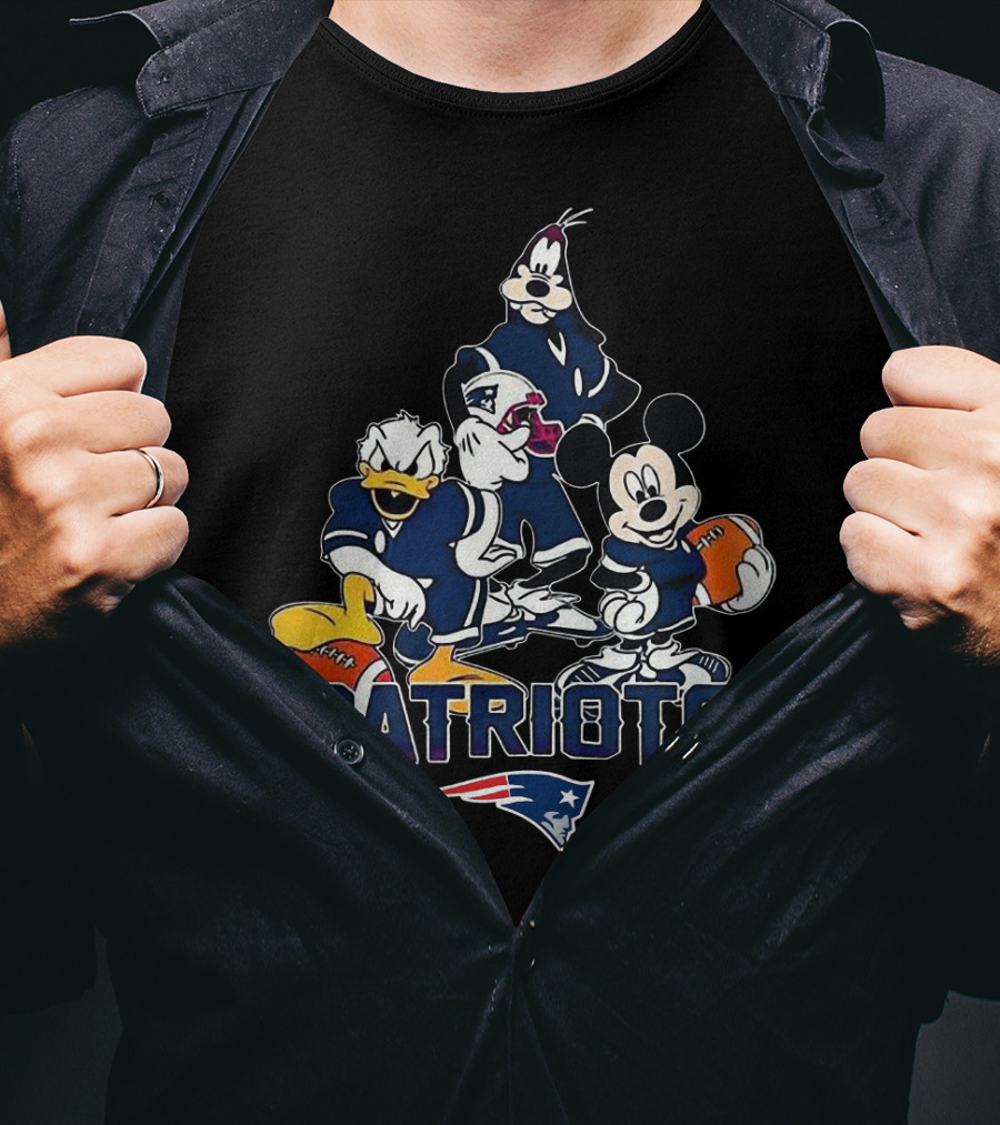 Mickey Mouse Donald Duck Goofy Patriots New England Football T-Shirt