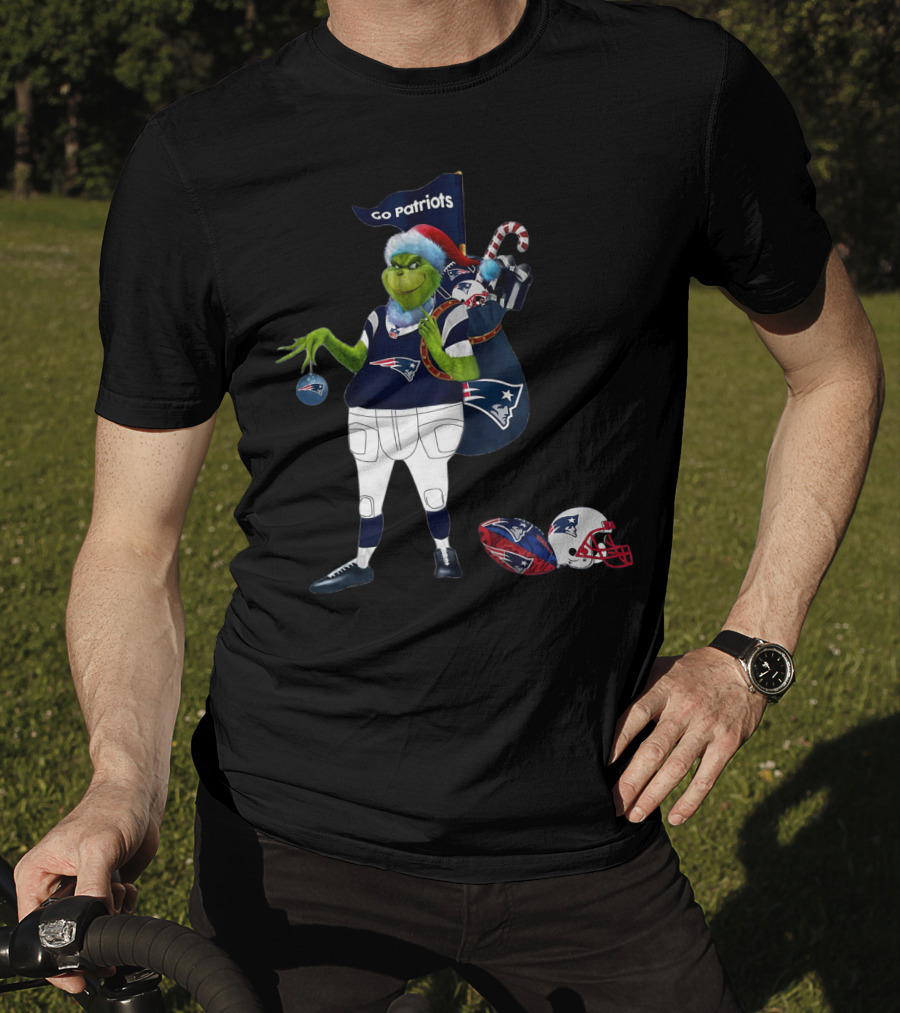 Santa Grinch New England Patriots Go Patriots Holiday Spirit Football Fans T-Shirt