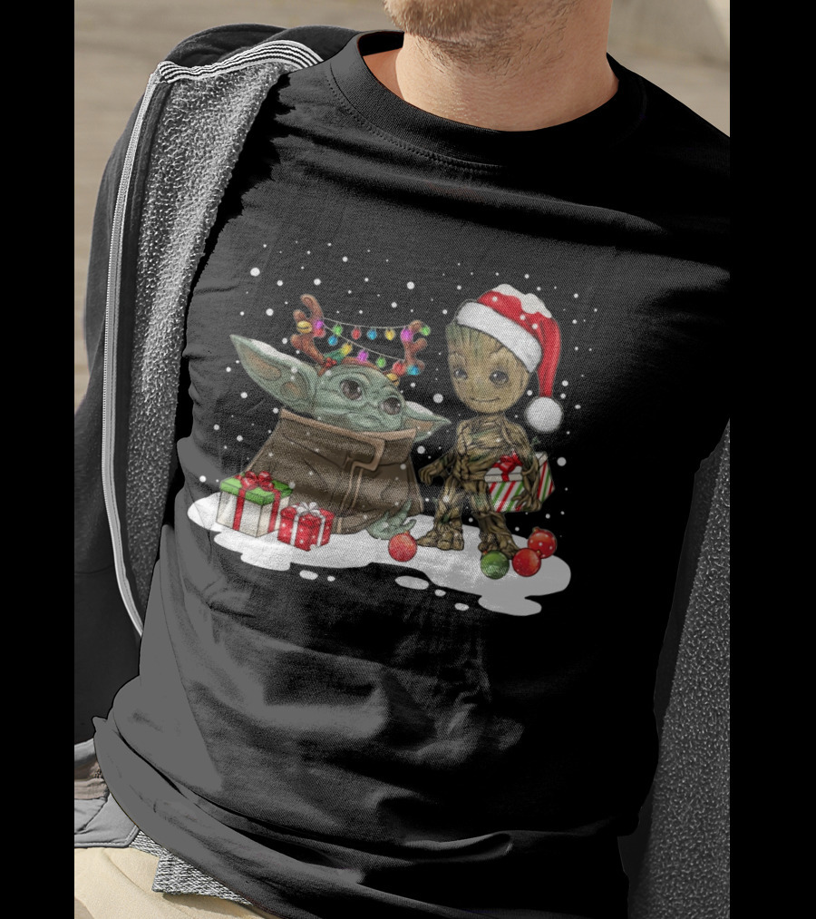 Baby Groot And Baby Yoda Christmas Santa Hat Gift Exchange T-Shirt