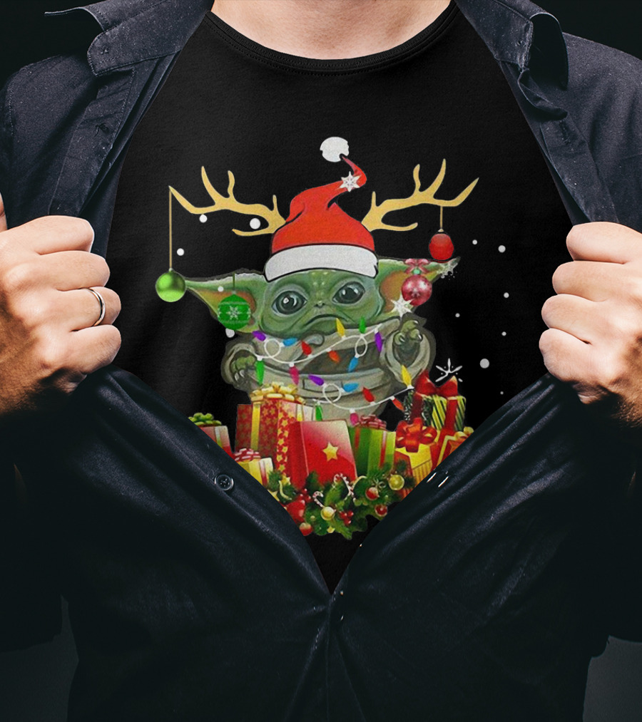 Christmas Baby Yoda Reindeer Antlers Gifts The Mandalorian T-Shirt