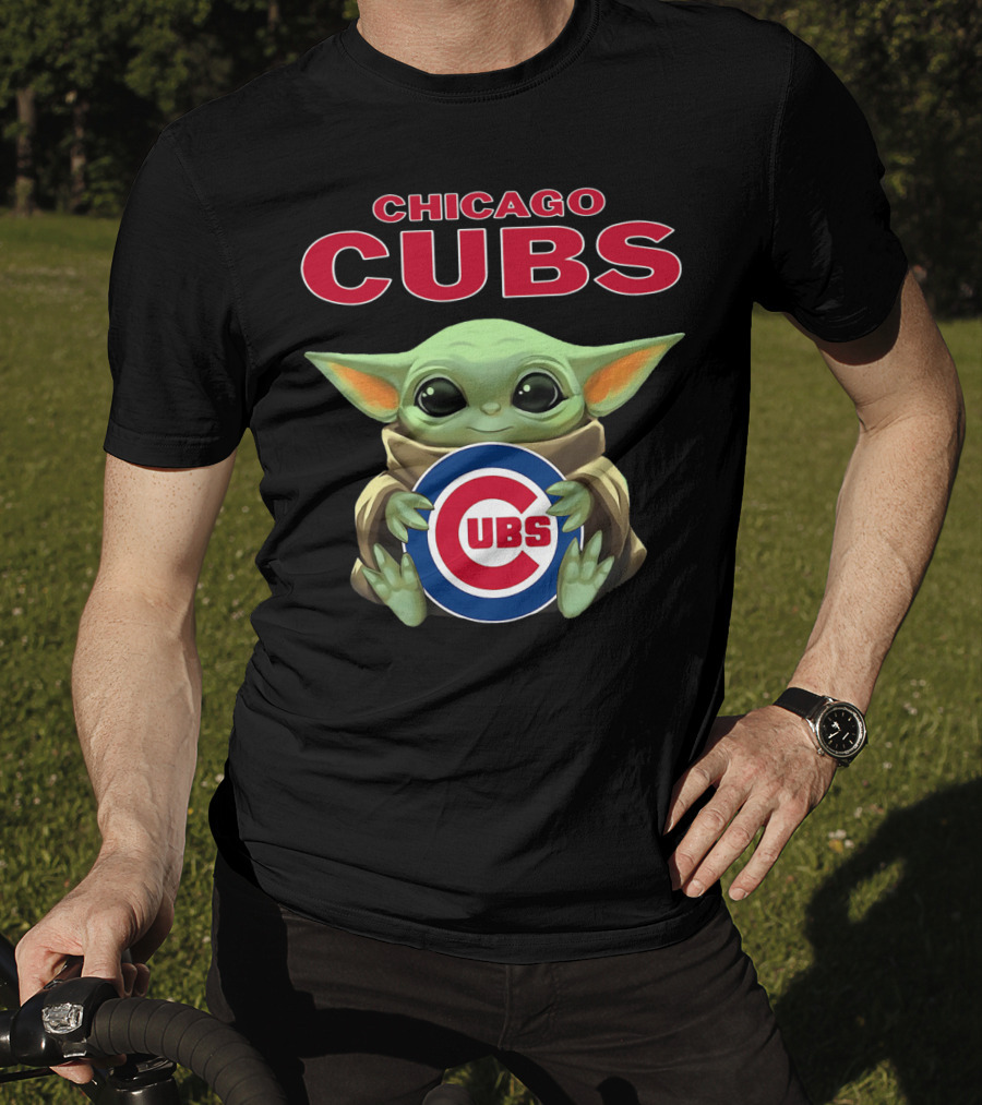 Baby Yoda Chicago Cubs Cubs Hug T-Shirt