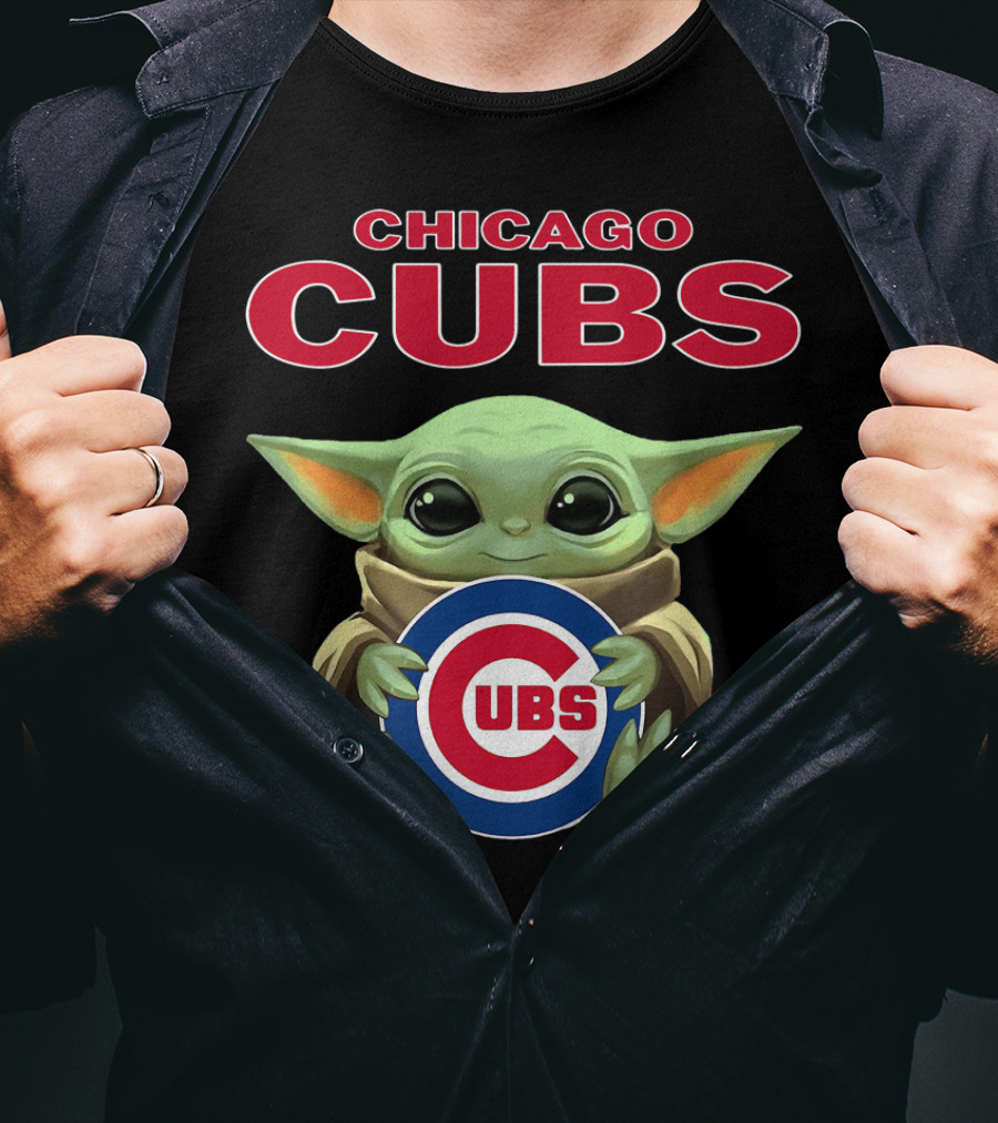 Baby Yoda Chicago Cubs Cubs Hug T-Shirt