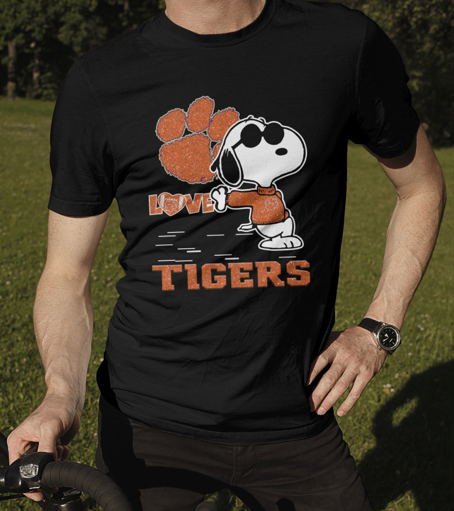 Snoopy Love Clemson Tigers Paw Prints T-Shirt
