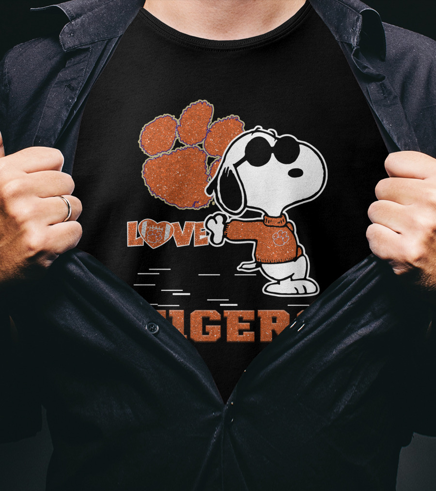 Snoopy Love Clemson Tigers Paw Prints T-Shirt