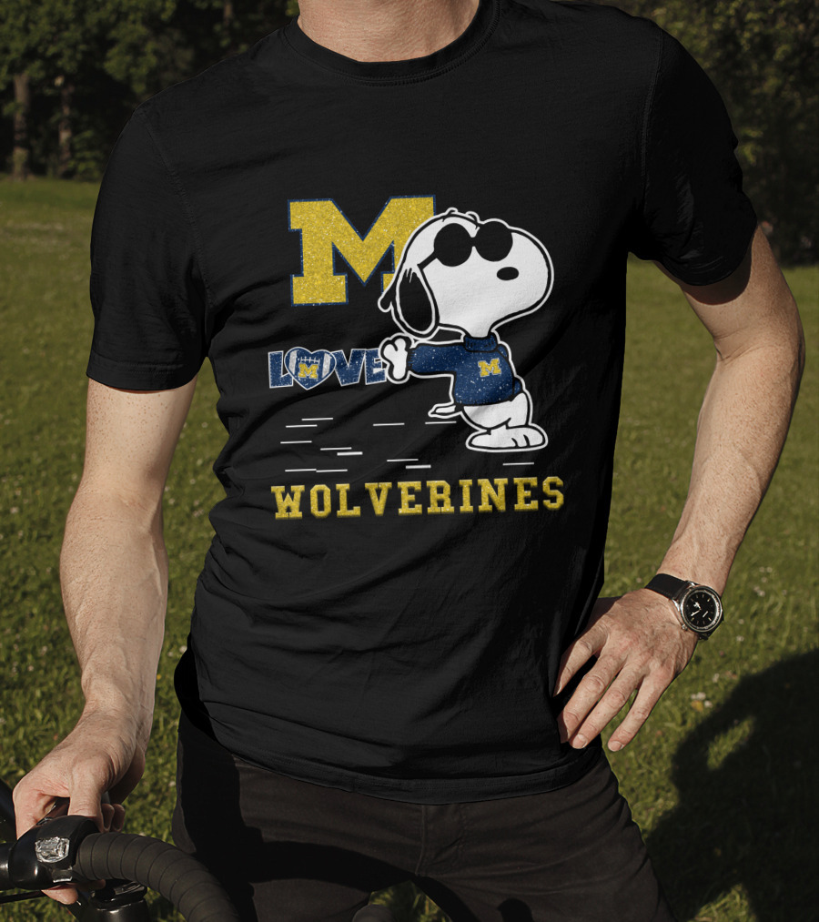 M Snoopy Love Wolverines T-Shirt
