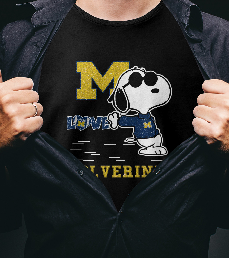 M Snoopy Love Wolverines T-Shirt
