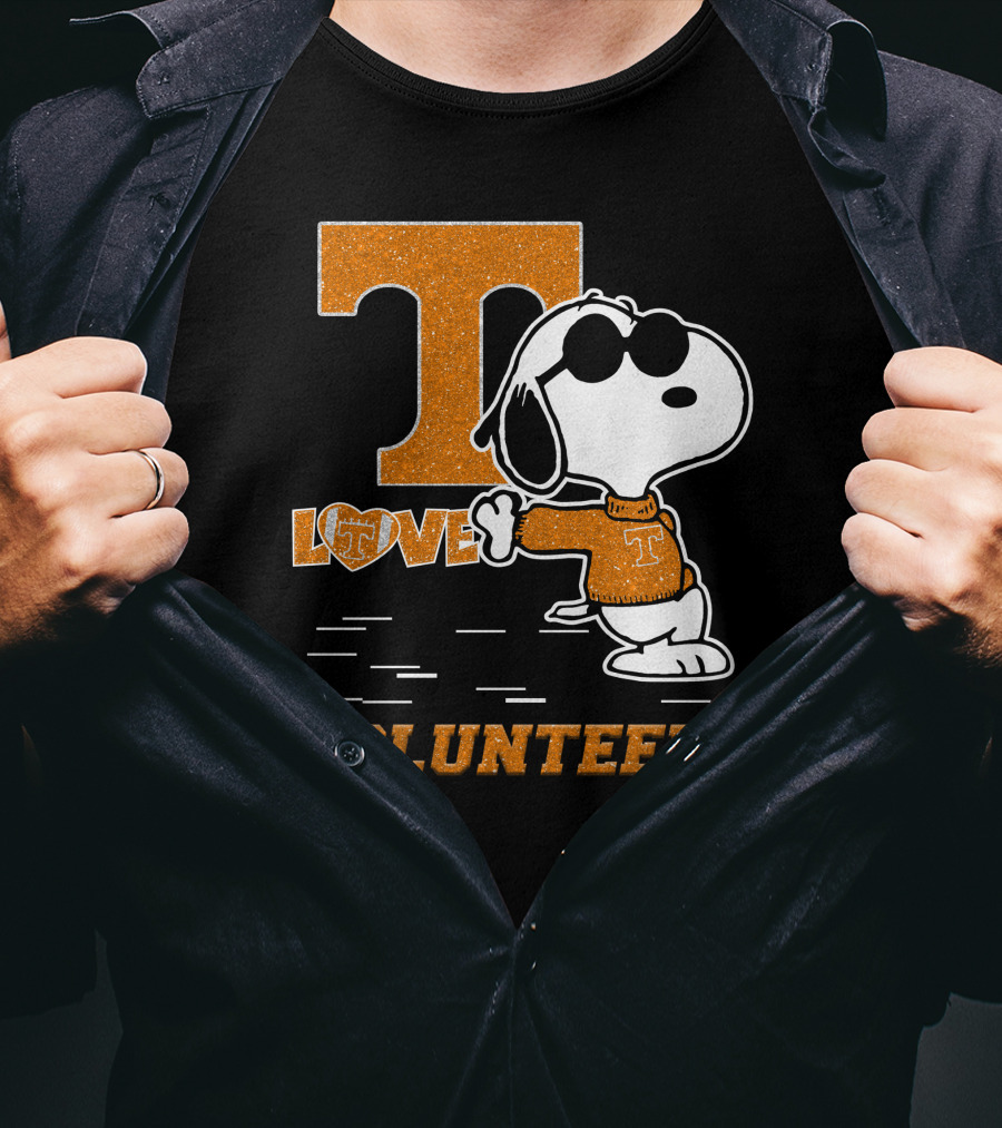 Snoopy T Love Volunteers Tennessee T-Shirt
