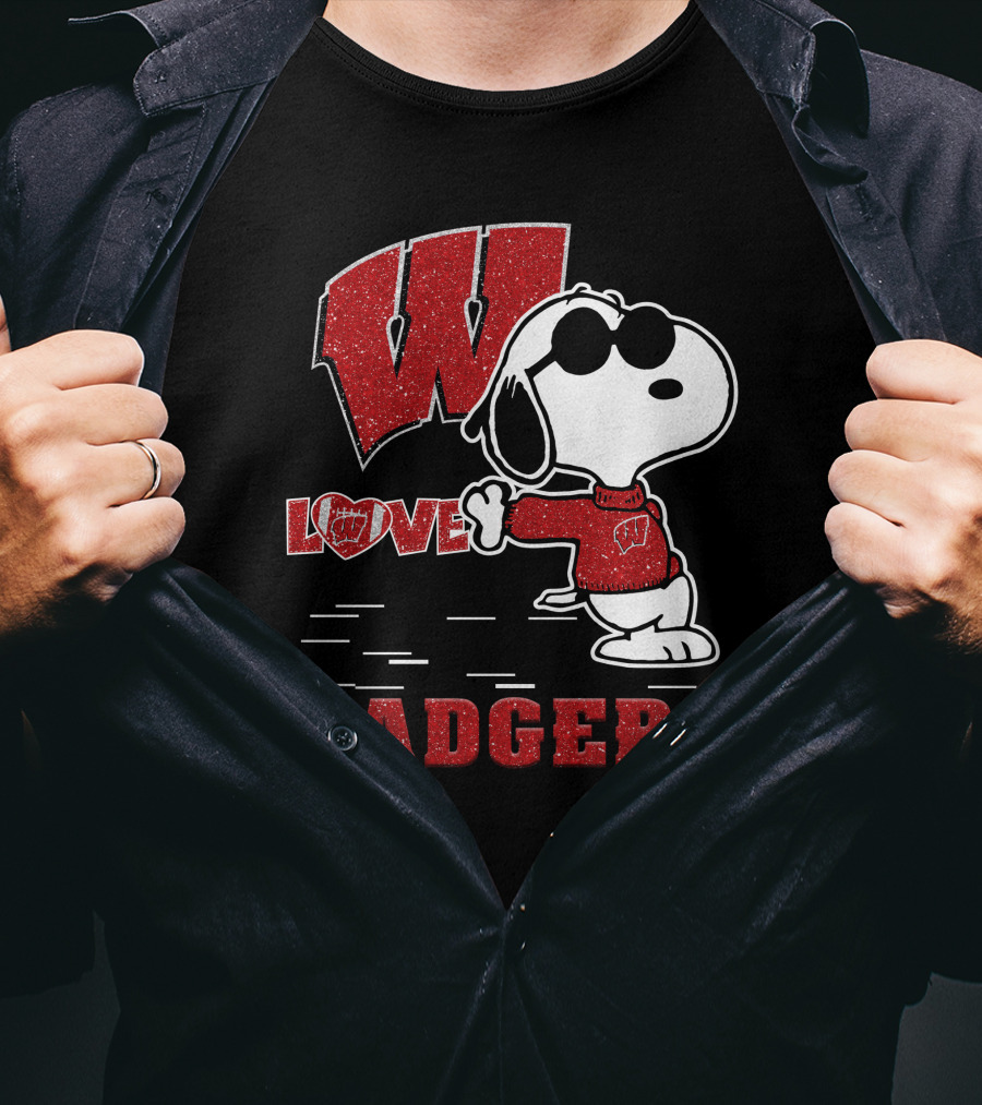Snoopy Wisconsin Badgers Love T-Shirt
