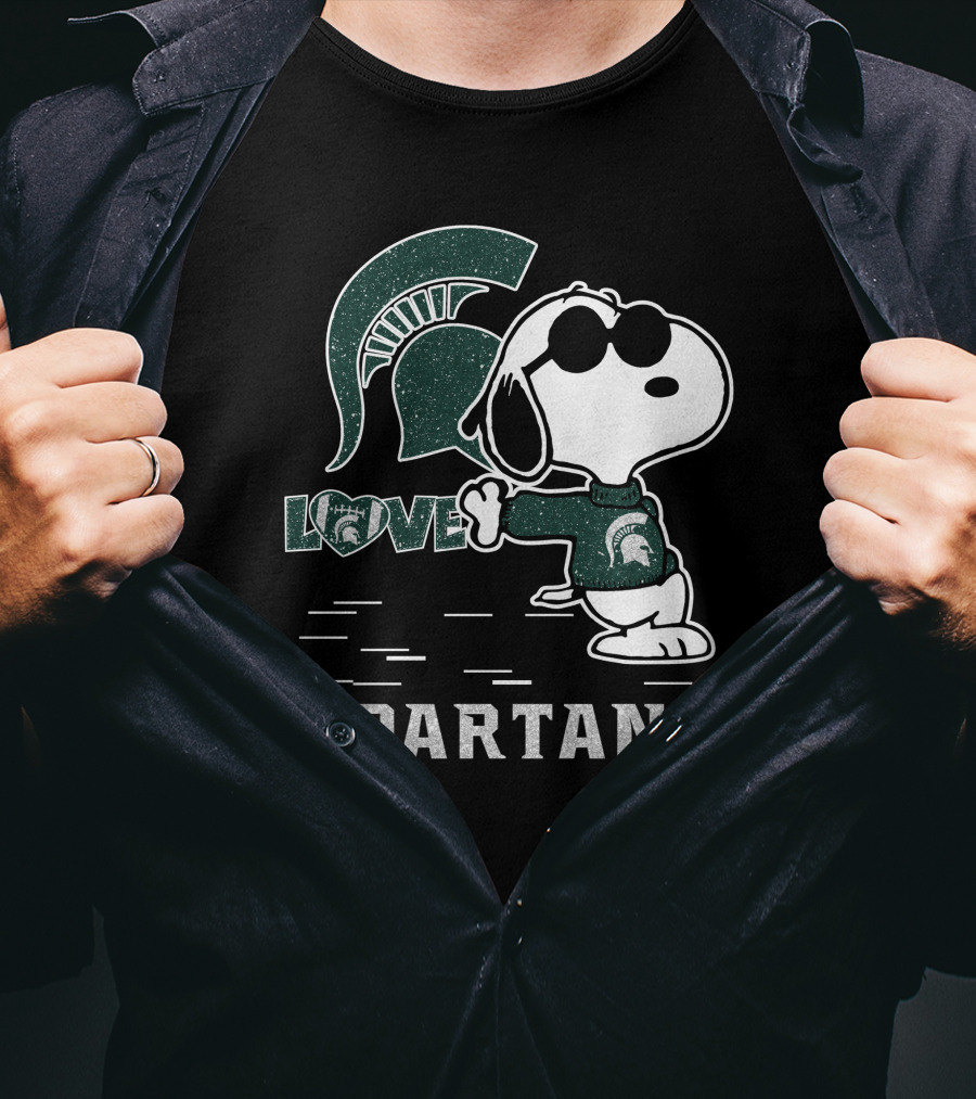 Snoopy Love Michigan State Spartans Emblem With Cool Pose T-Shirt