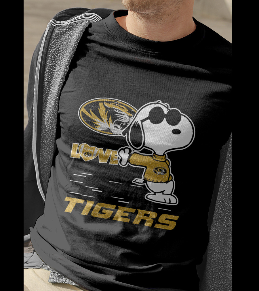 Snoopy Love Missouri Tigers Mizzou T-Shirt