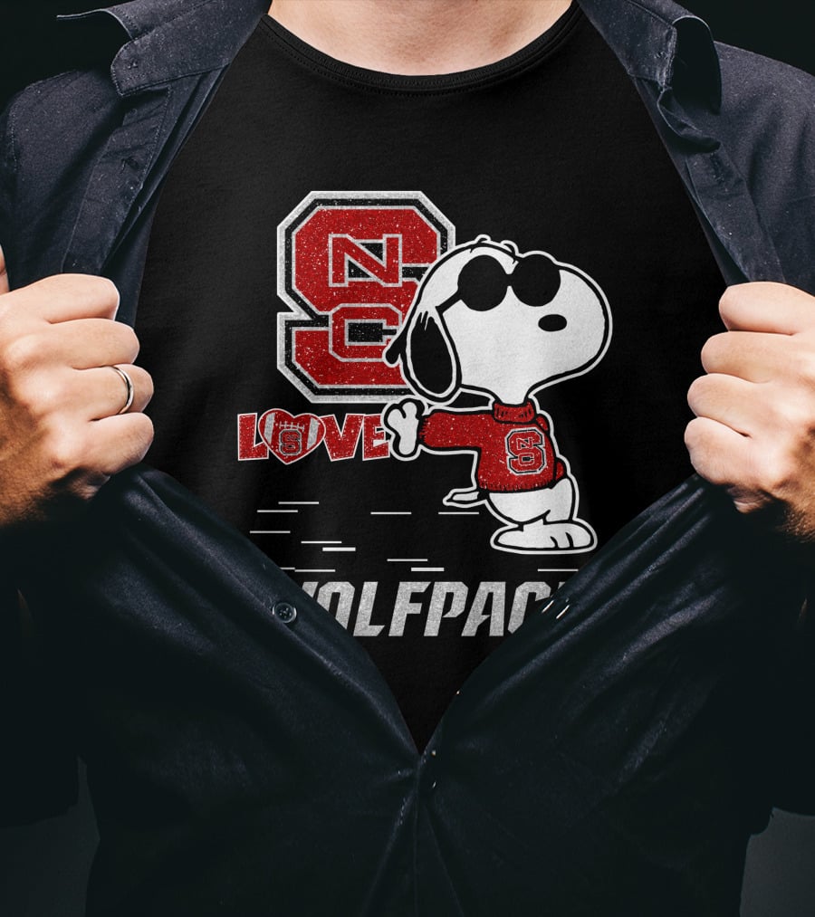 Snoopy NC State Wolfpack Love With Sunglasses T-Shirt