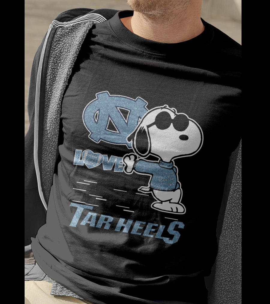 Snoopy Love North Carolina Tar Heels Peanuts Fan T-Shirt