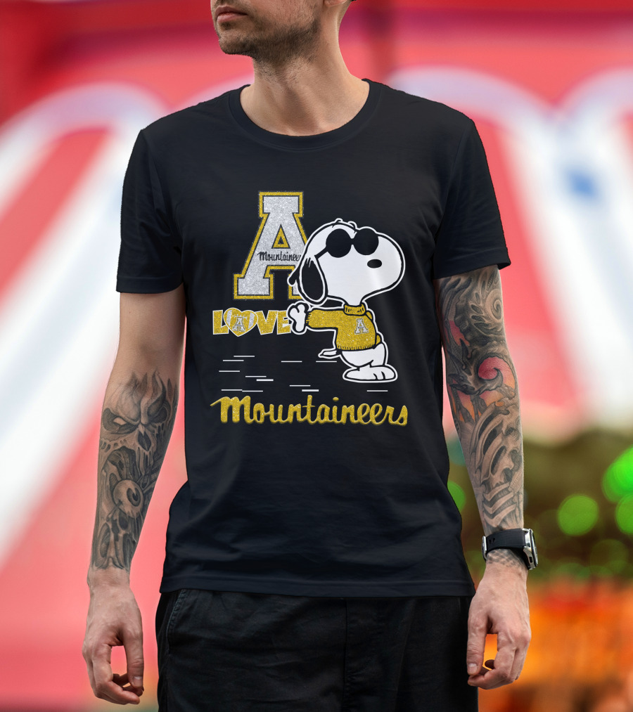 Snoopy A Mountaineers Love Appalachian State Mountaineers T-Shirt