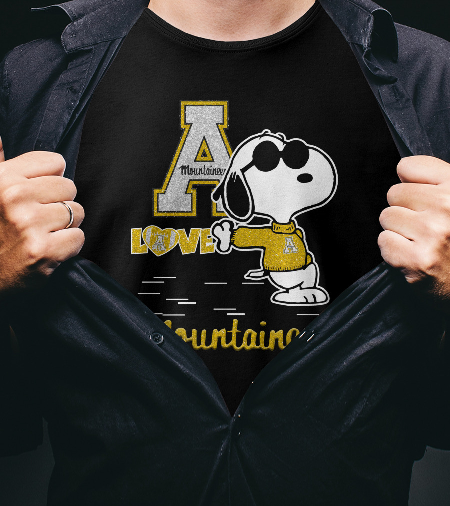 Snoopy A Mountaineers Love Appalachian State Mountaineers T-Shirt