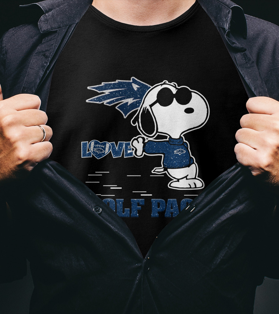 Snoopy Love Nevada Wolf Pack Football T-Shirt