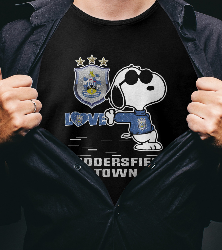 Snoopy Love Huddersfield Town Crest With Stars T-Shirt