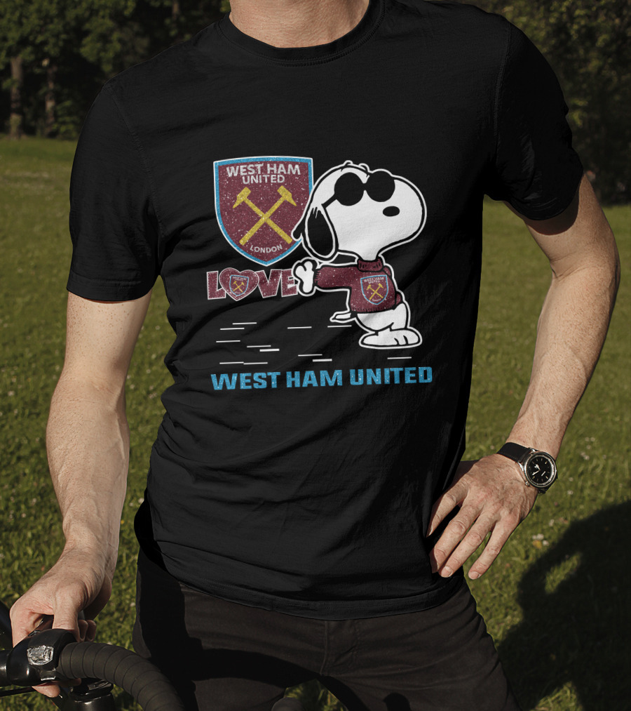 Snoopy Love West Ham United London T-Shirt