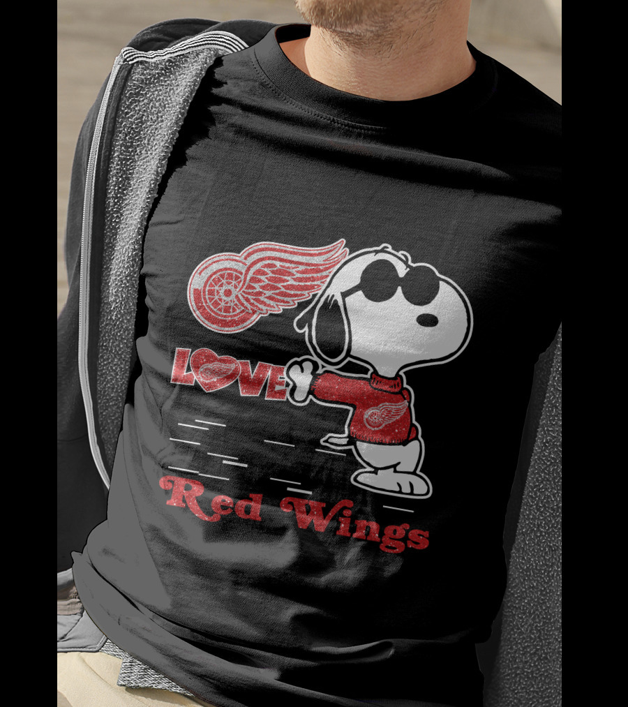 Snoopy Love Detroit Red Wings Peanuts Hockey Fan T-Shirt
