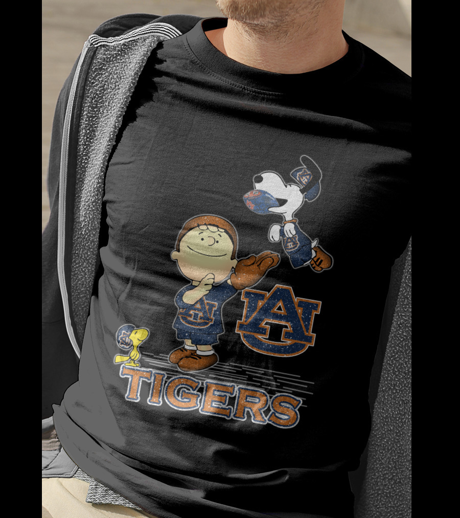 Snoopy And Friends Auburn Tigers Football T-Shirt