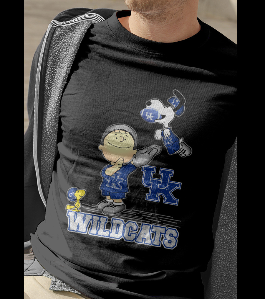 Snoopy And Friends Kentucky Wildcats UK Football Charm T-Shirt