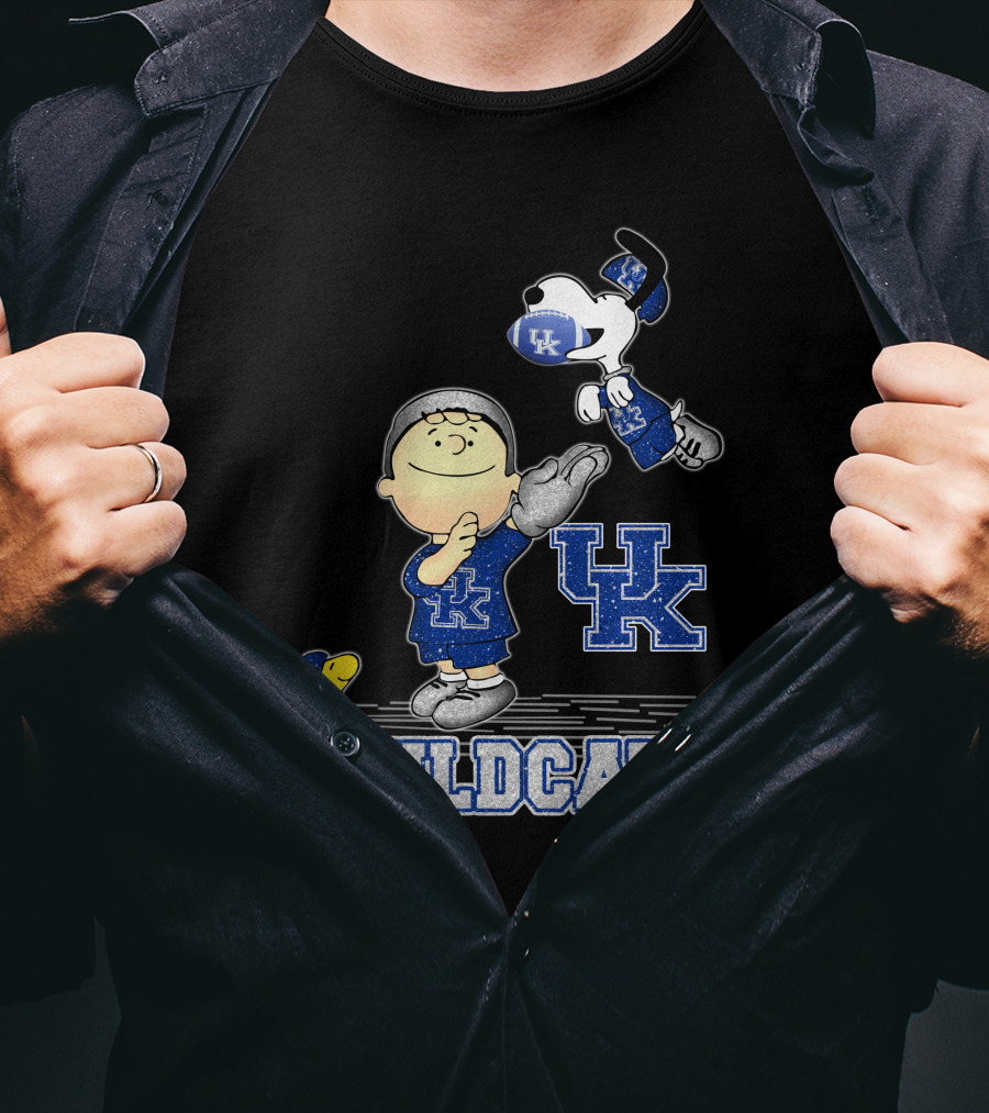 Snoopy And Friends Kentucky Wildcats UK Football Charm T-Shirt