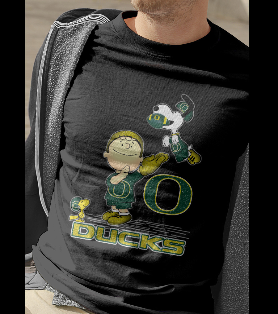 Snoopy And Woodstock Celebrate Oregon Ducks Football With Charlie Brown T-Shirt